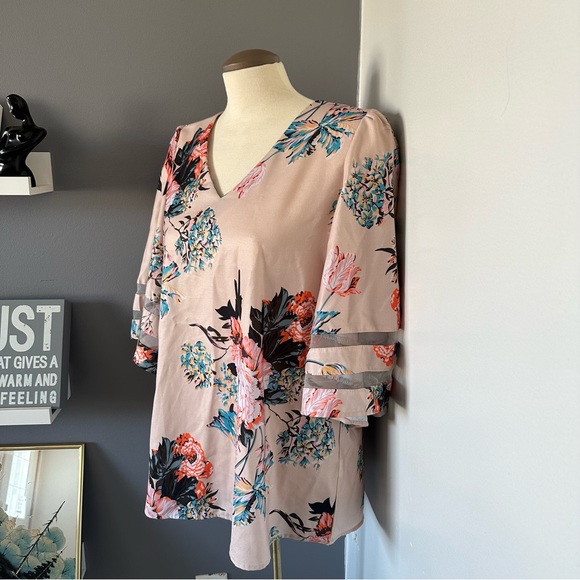 Floral top - Picture 4 of 4